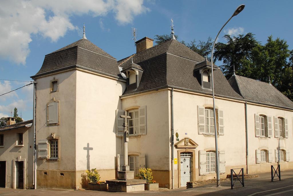 La Maison Des Gardes - Chambres D'Hotes Клуни Екстериор снимка